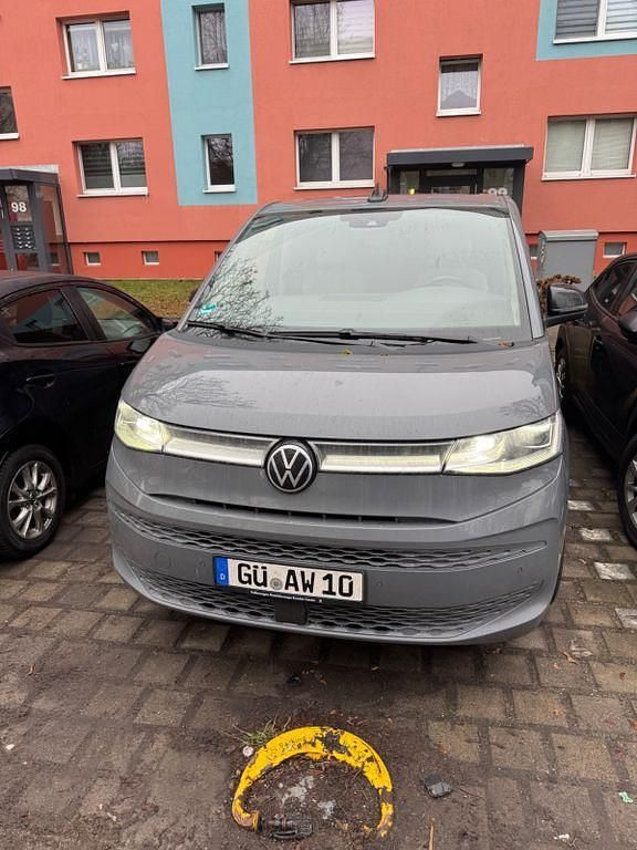 Gebraucht VW Multivan Style 150 PS (110 kW) 2024 Grau Van