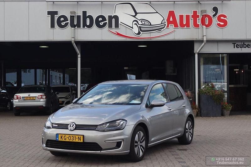 Grau Gebraucht 2016 VW e-Golf Kleinwagen | 8.995 € (Fairer Preis) - Bild 1/4
