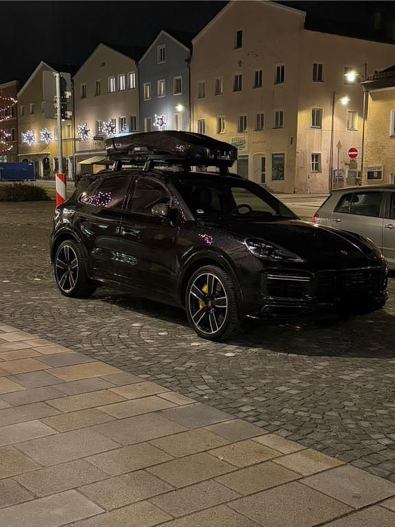 Gebraucht Porsche Cayenne Turbo 549 PS (403 kW) 2019 Schwarz SUV