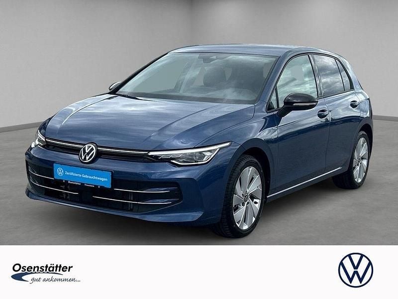 Blau Gebraucht 2024 VW Golf VIII Life Limousine | 28.760 € (Fairer Preis) - Bild 1/4