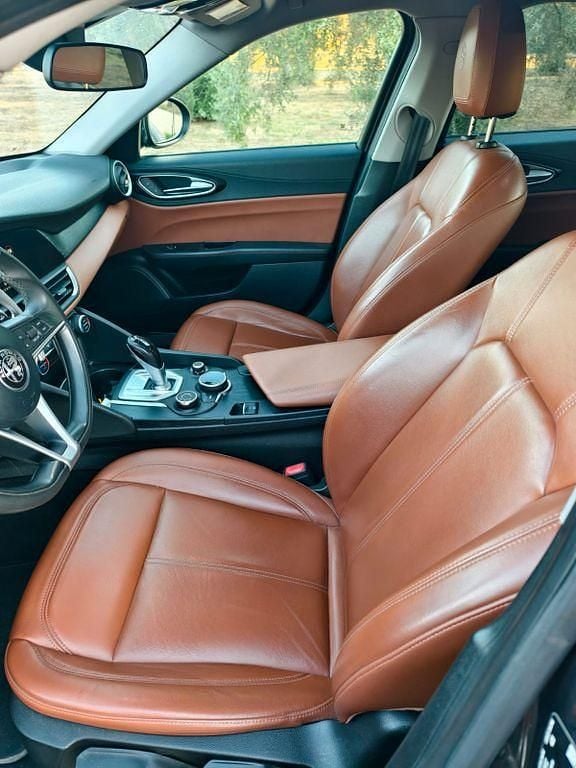 Gebraucht Alfa Romeo Giulia Super 179 PS (131 kW) 2016 Schwarz Limousine