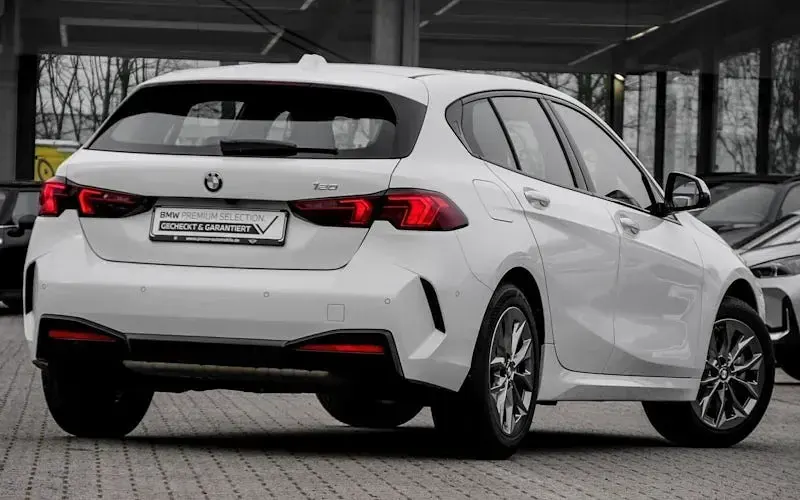 Gebraucht BMW 120 Shadowline 170 PS (125 kW) 2025 Weiß Kleinwagen