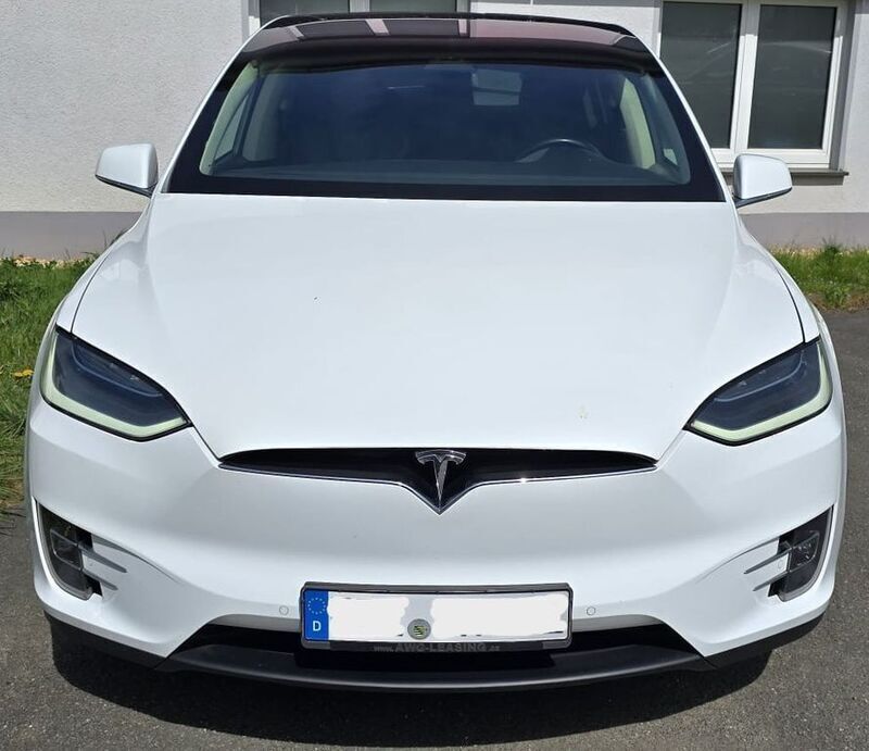 Weiß Gebraucht 2016 Tesla Model X SUV | 34.000 € (Fairer Preis) - Bild 1/4