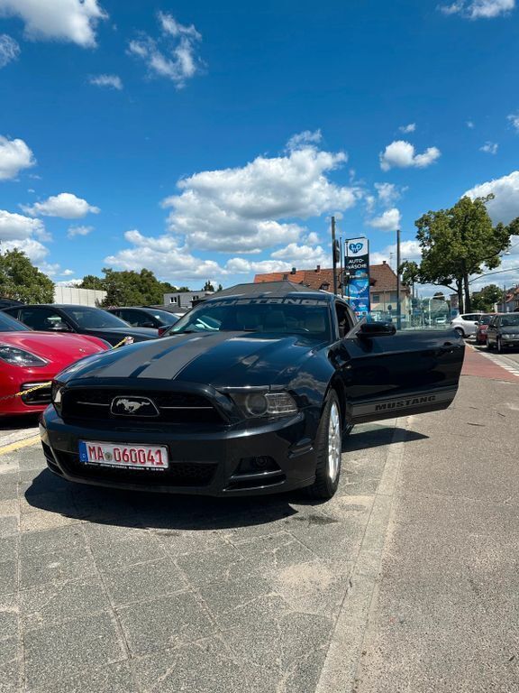 Schwarz Gebraucht 2013 Ford Mustang Coupé | 13.000 € - Bild 1/4