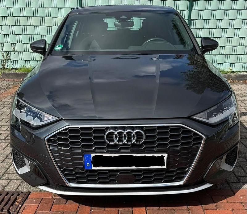 Gebraucht Audi A3 Ambiente 116 PS (85 kW) 2022 Grau Limousine