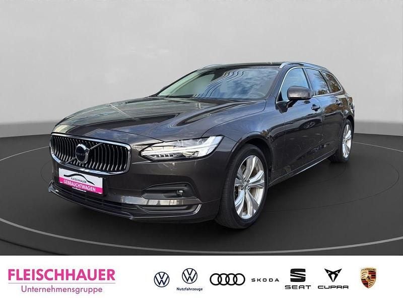 Grau Gebraucht 2021 Volvo V90 Momentum Kombi | 26.980 € - Bild 1/4