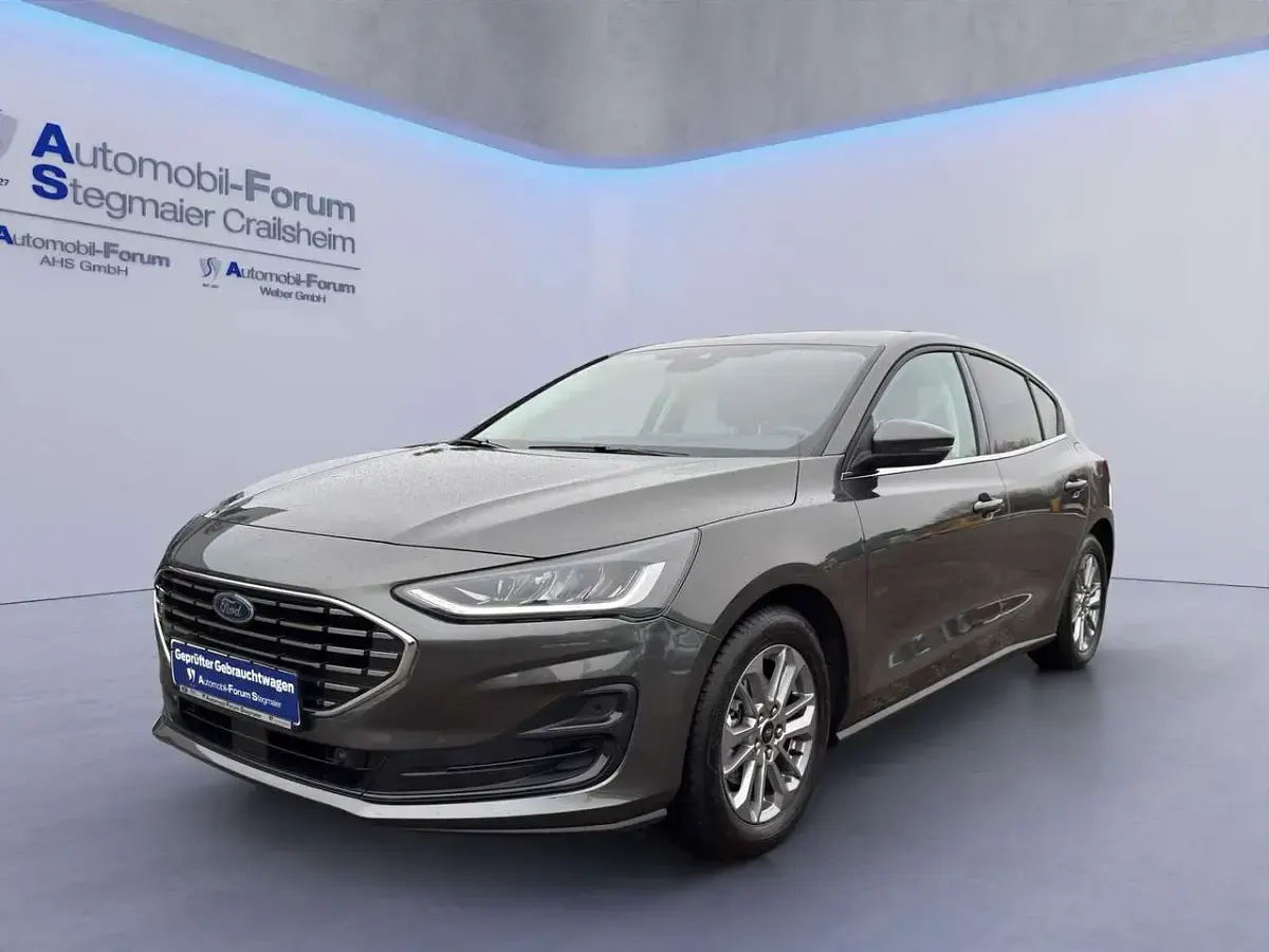 Używany Ford Focus Titanium 125 KM (91 kW) 2025 Szary Sedan/Limuzyna