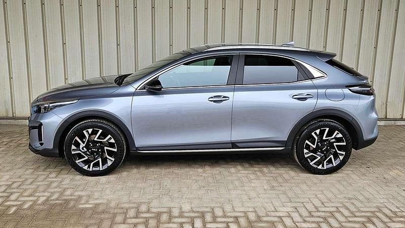 Neu Kia XCeed 150 PS (110 kW) 2026 Lunarsilber SUV