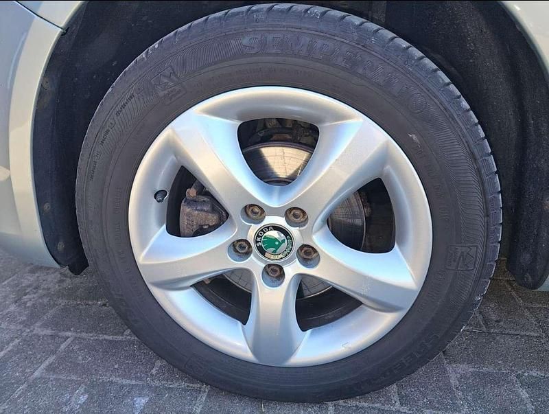 Gebraucht Skoda Fabia Cool Edition 70 PS (51 kW) 2010 Grün Limousine