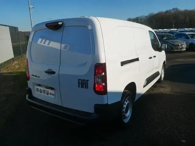 Neu Fiat Doblò 131 PS (96 kW) 2025 Gelato weiß Van / Kleinbus