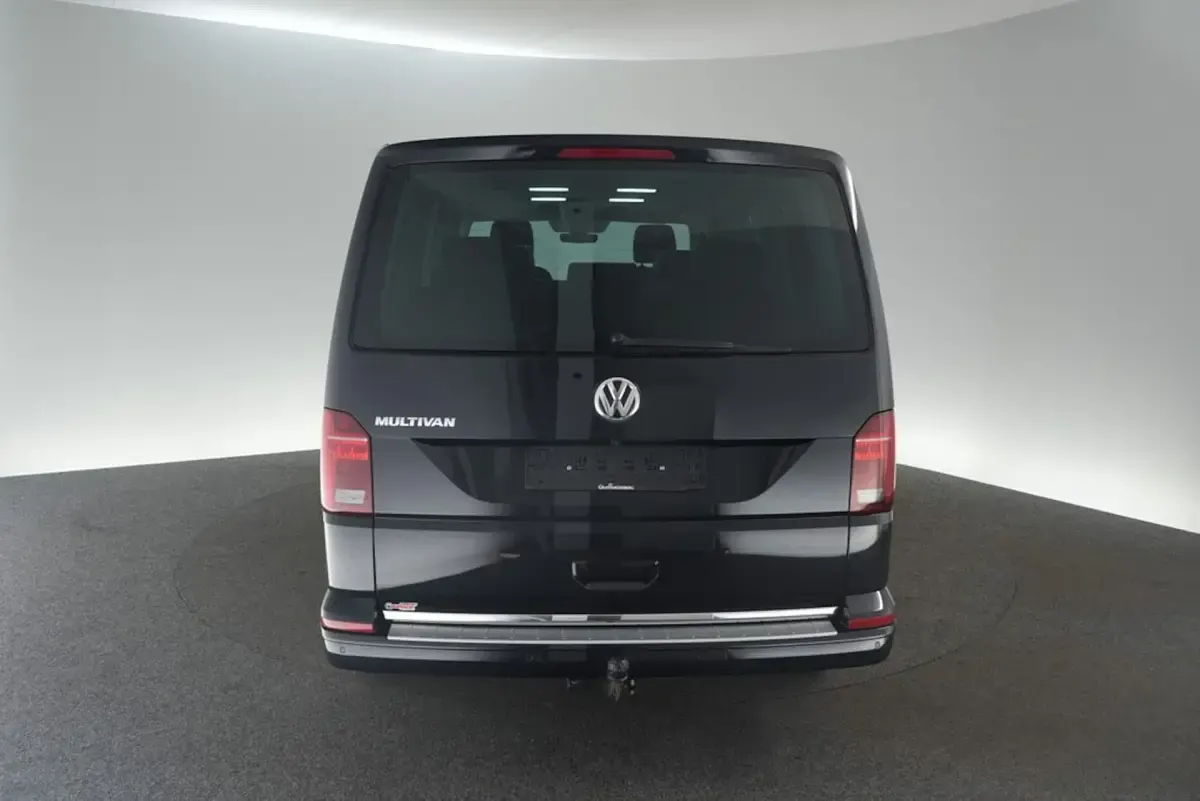 Używany VW Multivan Generation Six 150 KM (110 kW) 2022 Minivan