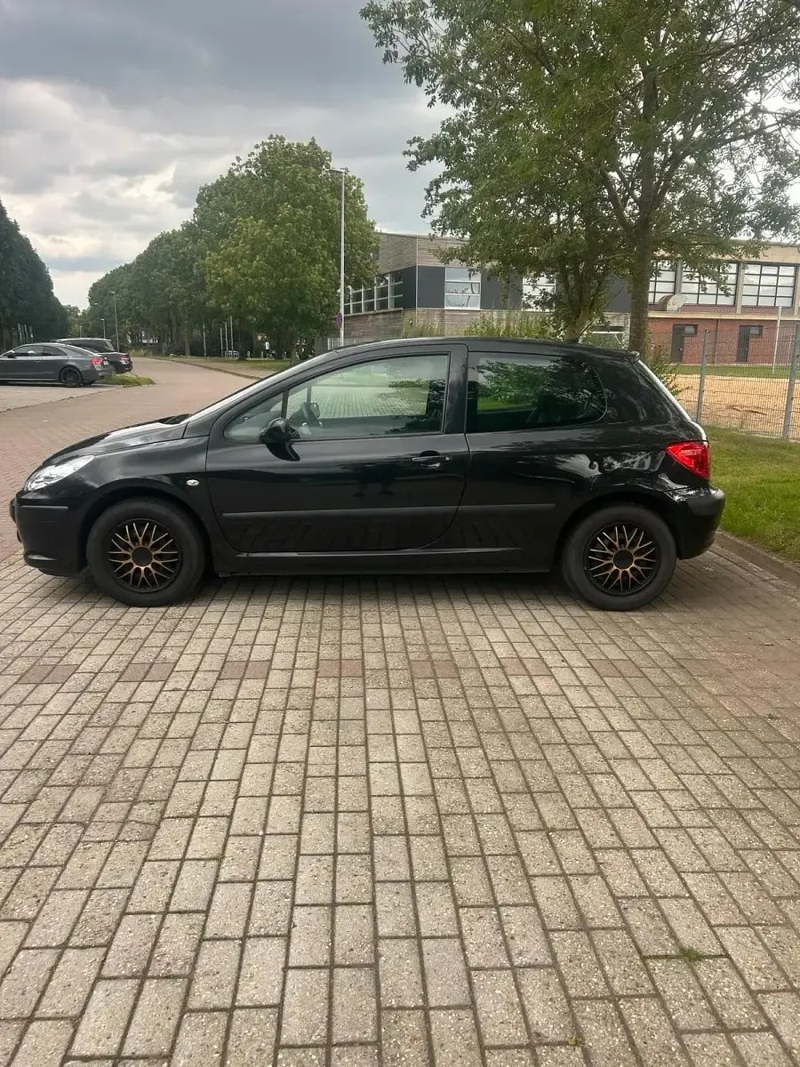Gebraucht Peugeot 307 88 PS (64 kW) 2006 Schwarz Kleinwagen