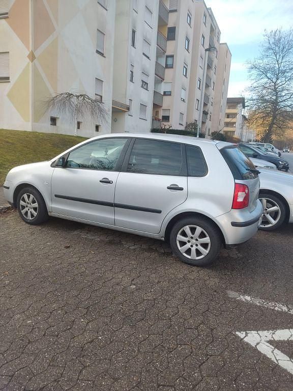 Gebraucht VW Polo Basis 64 PS (47 kW) 2003 Silber Limousine