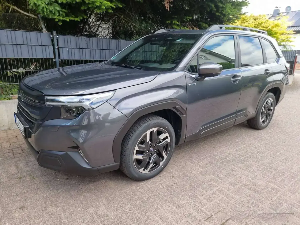 Gebraucht Subaru Forester Exclusive+ 136 PS (100 kW) 2025 Grau SUV