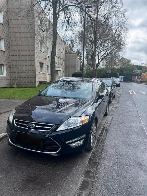 Gebraucht Ford Mondeo 163 PS (119 kW) 2014 Schwarz Kombi