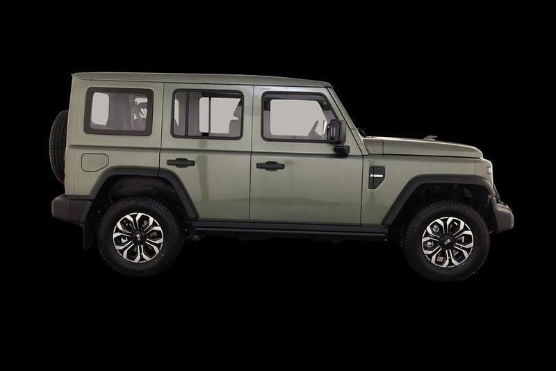 Neu BAW 212 166 PS (122 kW) 2026 Grün SUV