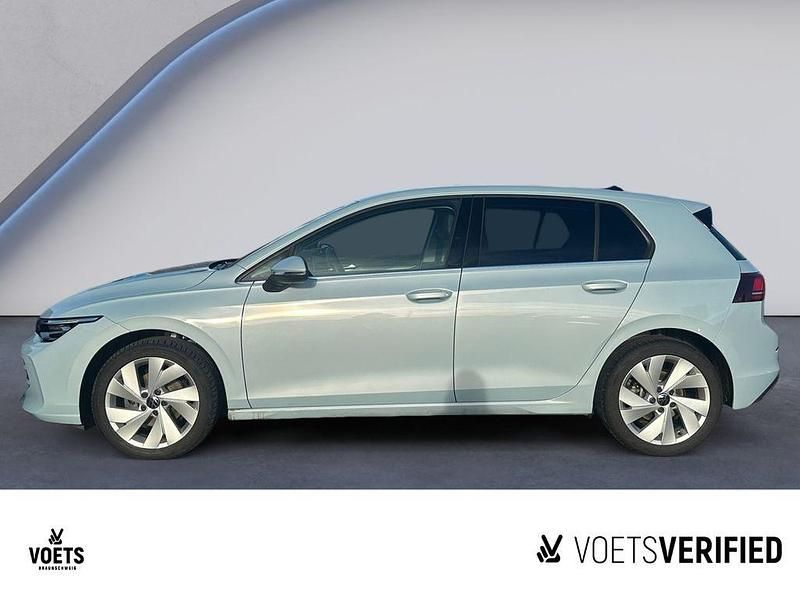 Gebraucht VW Golf VIII Style 150 PS (110 kW) 2025 Crystal ice blue metallic Limousine