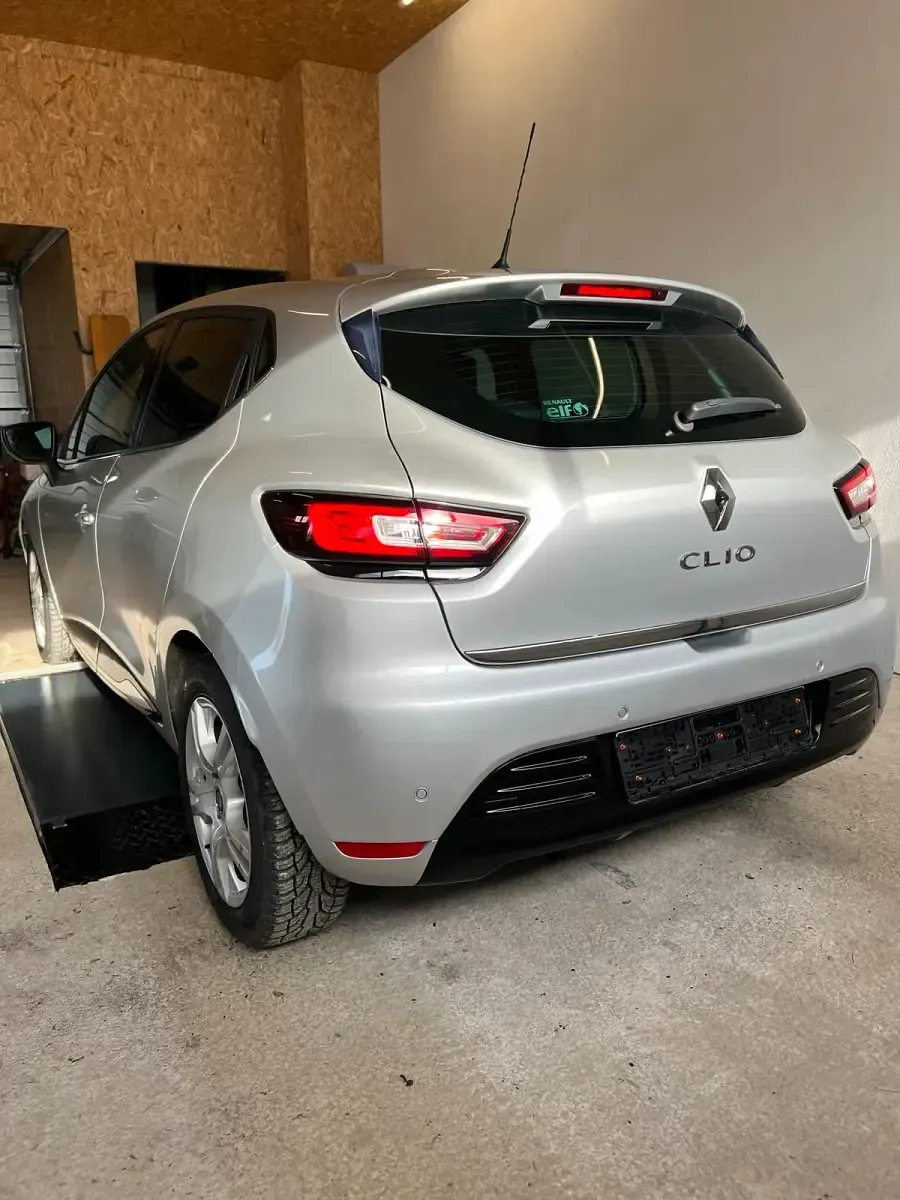 Gebraucht Renault Clio 118 PS (86 kW) 2018 Silber Kleinwagen