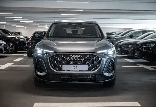 Neu Audi Q5 Sportback Ambiente 299 PS (219 kW) 2026 Grau SUV