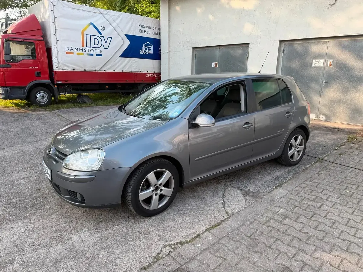 Second-hand VW Golf VI United 102 CP (75 kW) 2009 Gri Hatchback