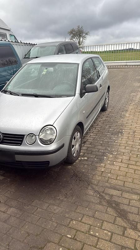 Gebraucht VW Polo 64 PS (47 kW) 2005 Silber Kleinwagen