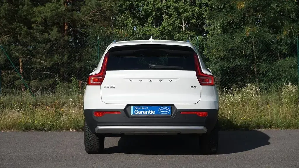 Gebraucht Volvo XC40 Core 163 PS (119 kW) 2024 Weiß SUV