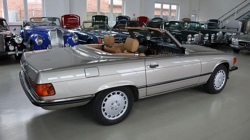 Gebraucht Mercedes 560 230 PS (169 kW) 1988 Silber Cabrio