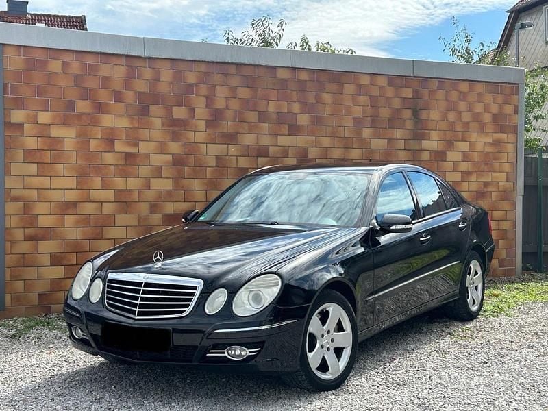 Schwarz Gebraucht 2006 Mercedes E280 Avantgarde Limousine | 3.900 € (Guter Preis) - Bild 1/4