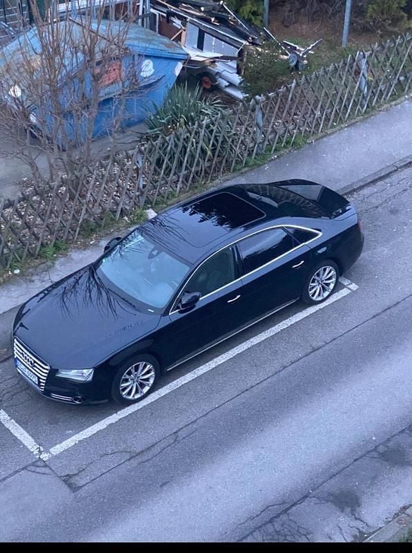 Schwarz Gebraucht 2012 Audi A8L Limousine | 18.000 € (Guter Preis) - Bild 1/3