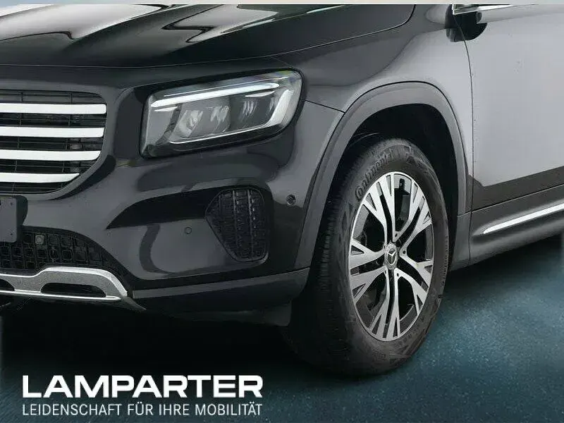 Gebraucht Mercedes GLB200 163 PS (119 kW) 2024 Schwarz SUV