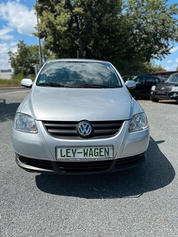 Grau Gebraucht 2007 VW Fox Kleinwagen | 2.300 € - Bild 1/4