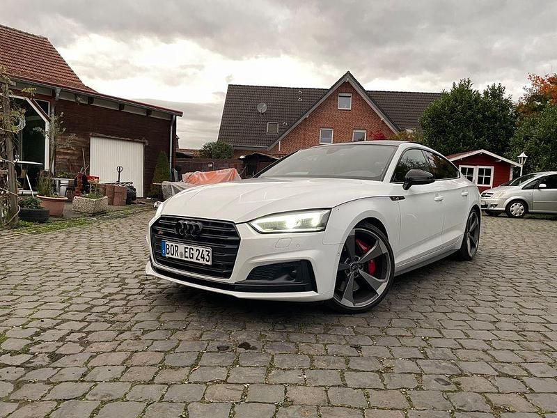 Weiß Gebraucht 2021 Audi S5 Ambiente Limousine | 45.800 € (Fairer Preis) - Bild 1/4