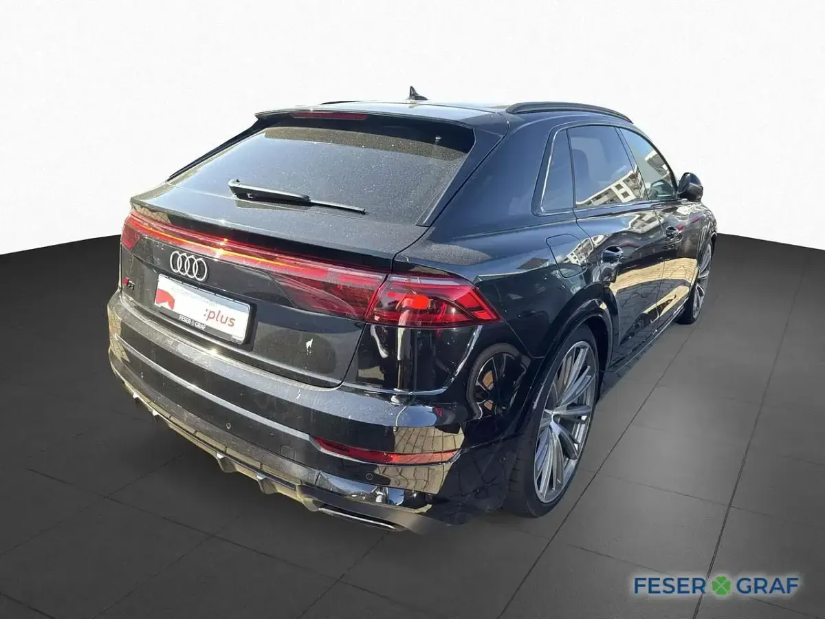 Gebraucht Audi Q8 S-Line 286 PS (210 kW) 2024 Mythosschwarz metallic SUV