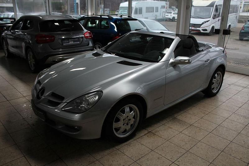Silber Gebraucht 2005 Mercedes SLK200 Cabrio | 9.990 € (Fairer Preis) - Bild 1/4