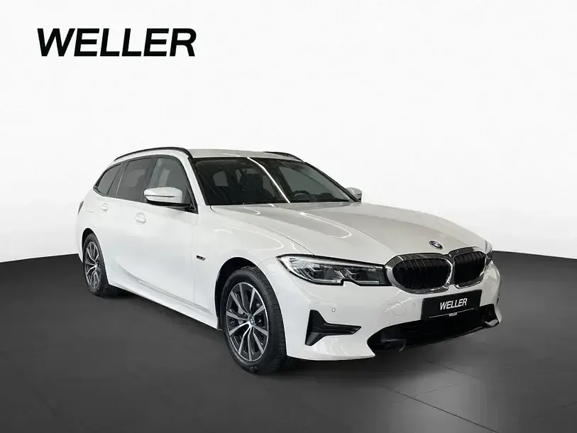 Używany BMW 330e Shadowline 292 KM (214 kW) 2022 Biały Kombi
