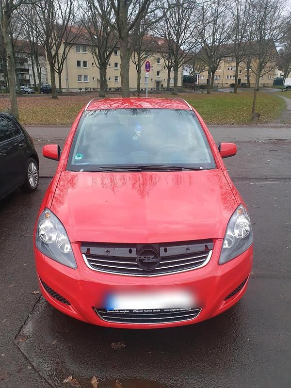 Gebraucht Opel Zafira Eco 2013 Rot Van / Kleinbus