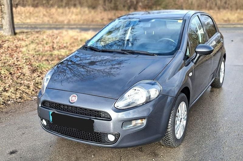 Gebraucht Fiat Punto Lounge 69 PS (50 kW) 2016 Grau Kleinwagen