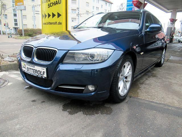 Gebraucht BMW 320 Sport Line 163 PS (119 kW) 2011 Blau Kombi