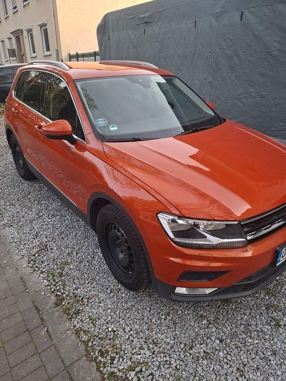 Gebraucht VW Tiguan Sound 150 PS (110 kW) 2017 Orange SUV