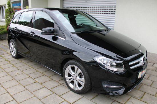 Kosmosblack Gebraucht 2016 Mercedes B180 Urban Van / Kleinbus | 12.950 € (Guter Preis) - Bild 1/4