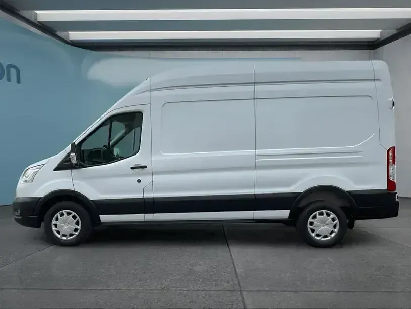Używany Ford Transit Trend 131 KM (96 kW) 2021 Biały Sedan/Limuzyna
