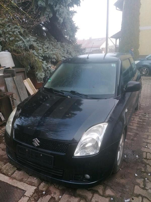 Schwarz Gebraucht 2006 Suzuki Swift Kleinwagen | 999 € - Bild 1/4