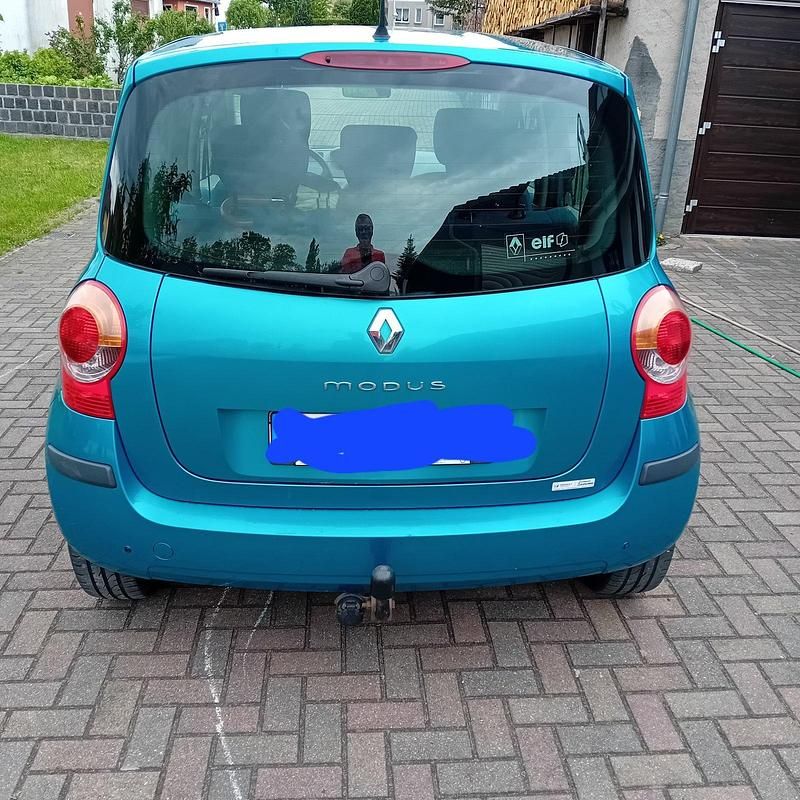 Grün Gebraucht 2004 Renault Modus Van / Kleinbus | 1.850 € (Fairer Preis) - Bild 1/4
