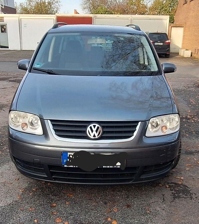 Grau Gebraucht 2006 VW Touran Highline Van / Kleinbus | 1.895 € (Guter Preis) - Bild 1/4