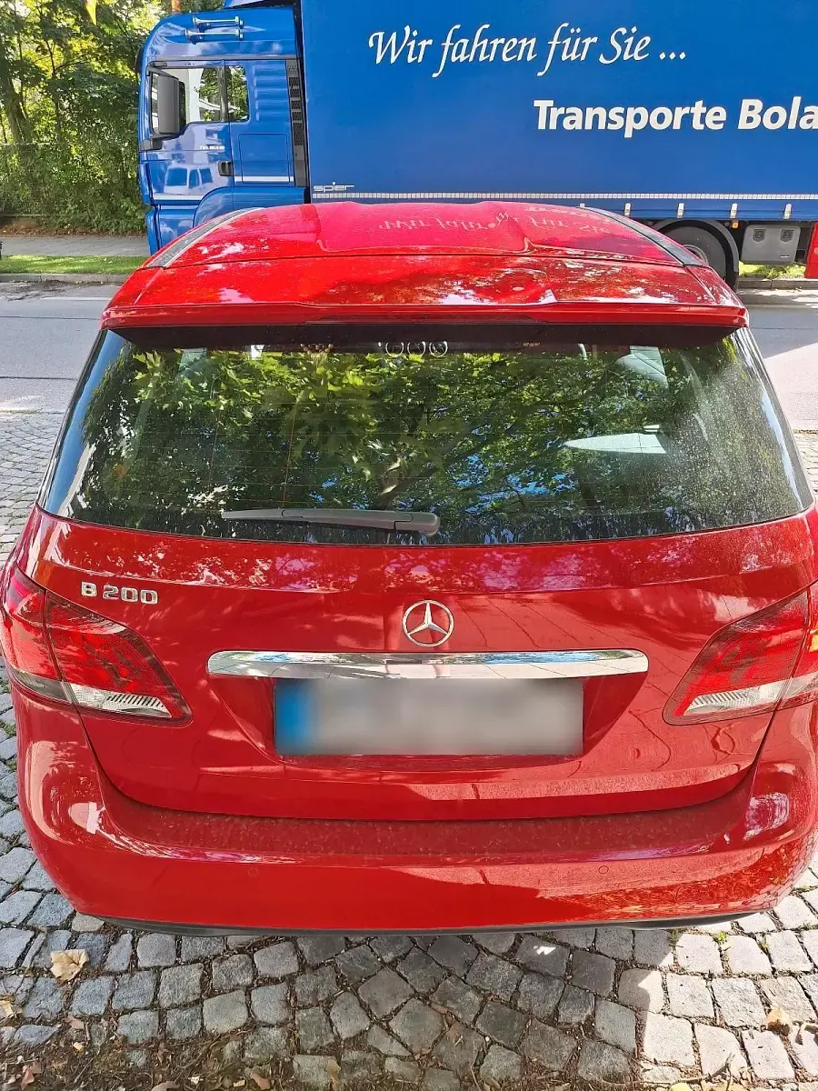 Gebraucht Mercedes B200 156 PS (114 kW) 2017 Rot Kleinwagen
