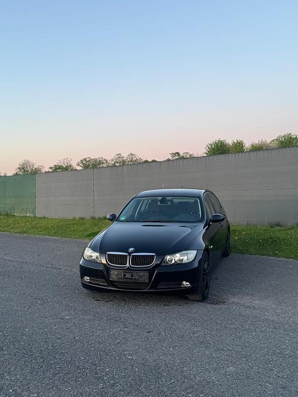Brugt BMW 318 2008 Sort Sedan