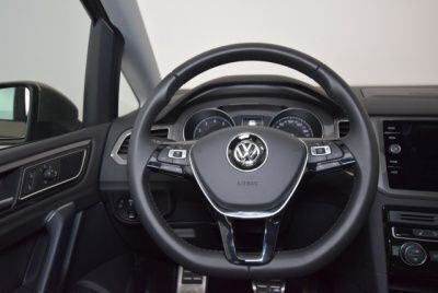 Gebraucht VW Golf VII Join 131 PS (96 kW) 2019 Gold metallic Limousine