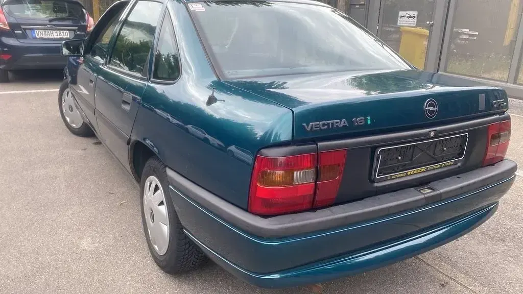 Gebraucht Opel Vectra 71 PS (52 kW) 1995 Blau Limousine