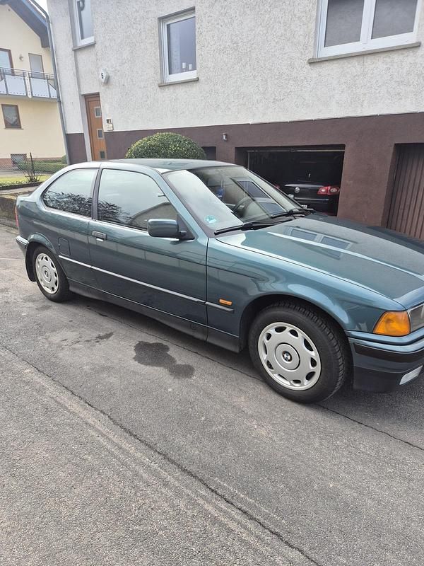 Gebraucht BMW 316 Compact 105 PS (77 kW) 1999 Grün Kleinwagen