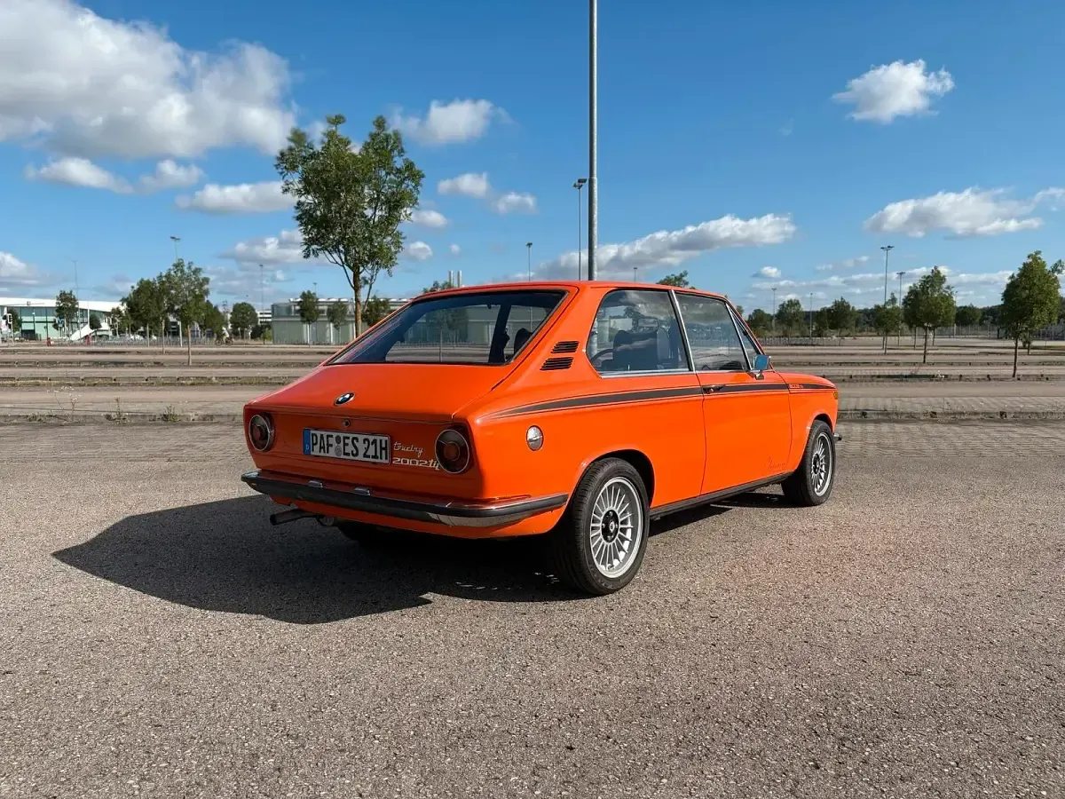 Gebraucht BMW 2002 136 PS (100 kW) 1973 Orange Limousine